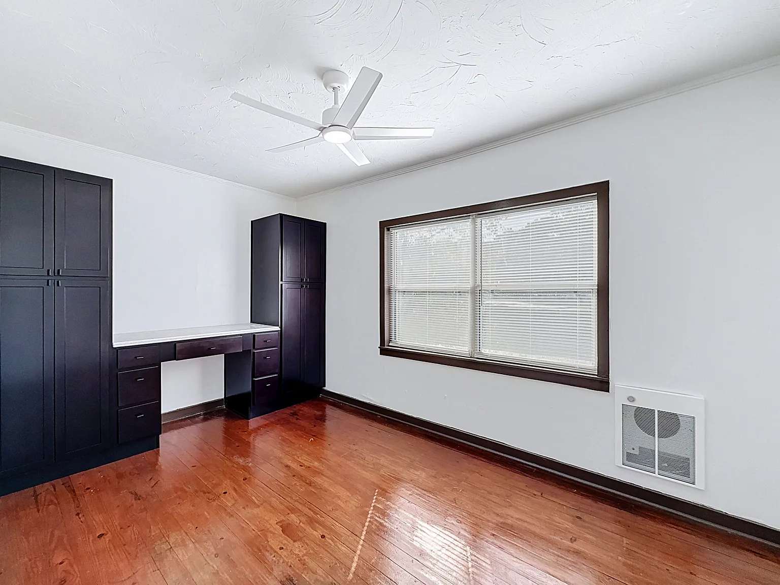 2 bed, 850 sqft, $1,500 — Photo 2