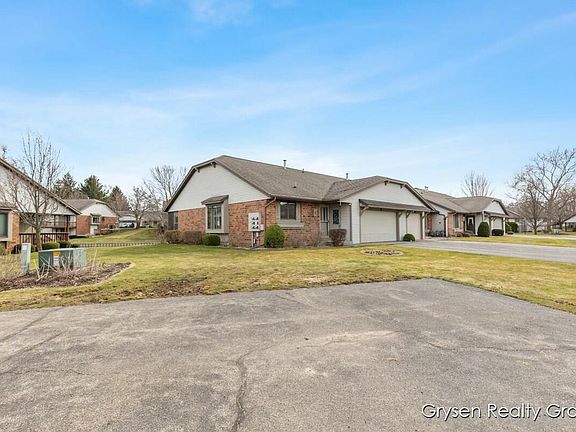 2nd image of 20 S Zeeland Pkwy #20