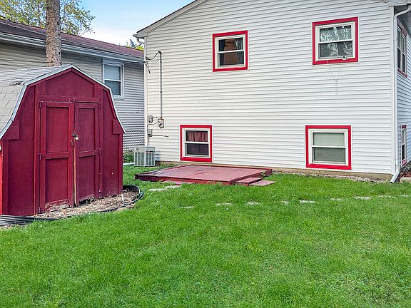 3rd image of 1510 Chestnut Dr
