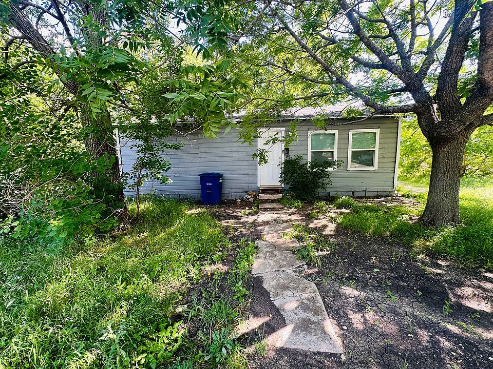 1st image of 412 W Lincoln Ave