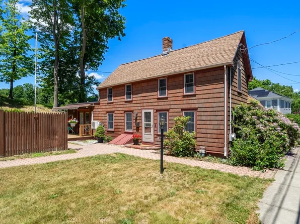17 Stafford St, Plymouth, MA 02360