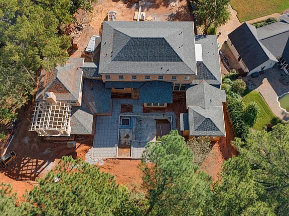 3rd image of 6905 N Ridge Dr