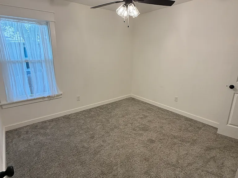 520 N Xenophon Ave — Photo 16