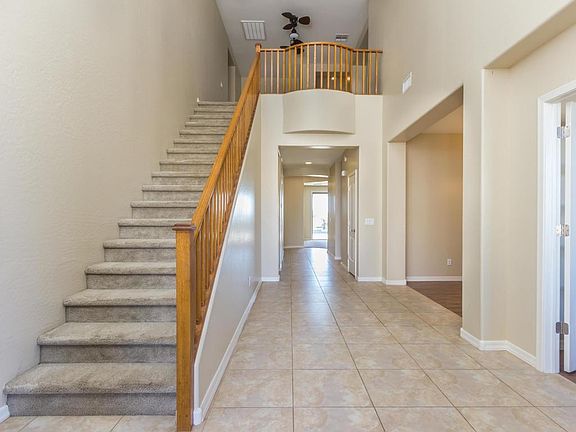 3rd image of 641 E Diamond Dr