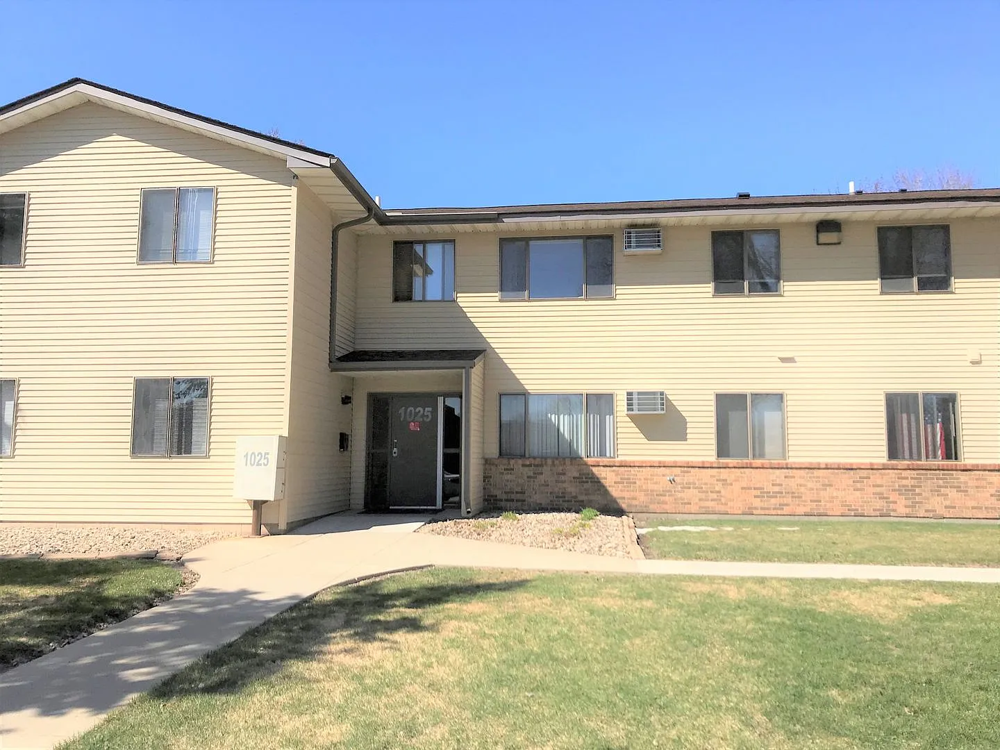 Hillsdale — Photo 1
