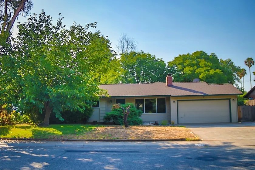 1761 Hooker Oak Ave photo 1