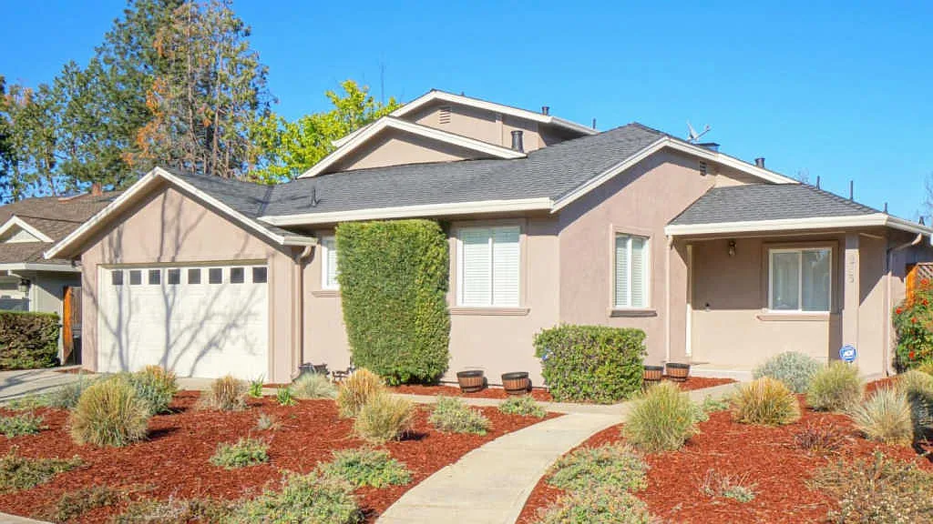 265 Carlton Ct