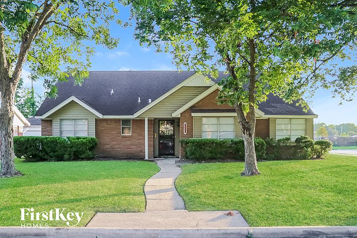 1st image of 6702 Hollygrove Dr