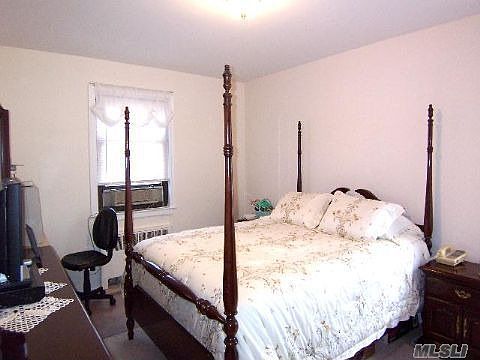 Spacious master bedroom