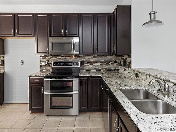 4th image of 905 Morattico Cir