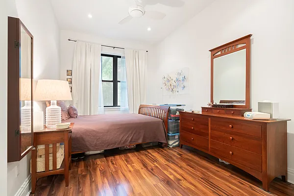 Rented by Compass | media 16