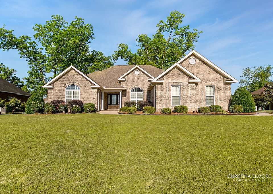 1st image of 220 Cheshire Dr