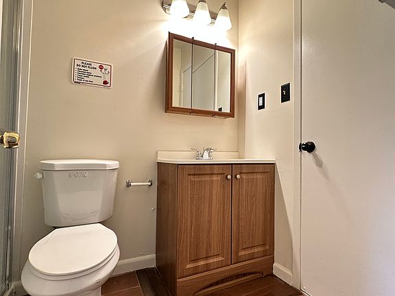 3rd image of 1521 Stoney Ln #B