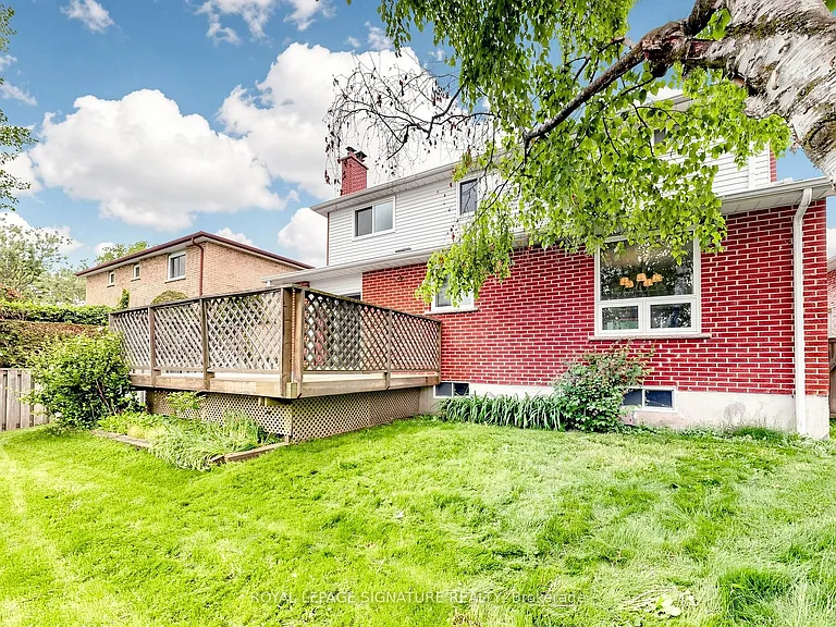 94 Howlett Ave — Photo 46