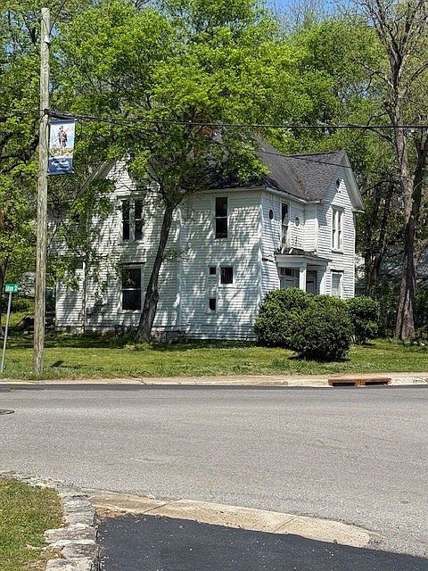1st image of 200 Mulberry Ave #0