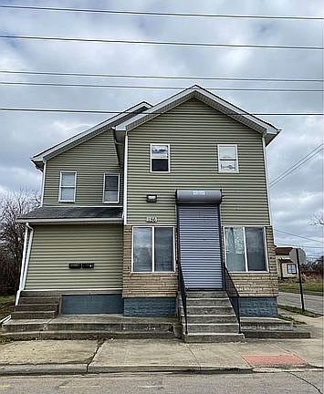 4th image of 1186 Saint Clair Ave