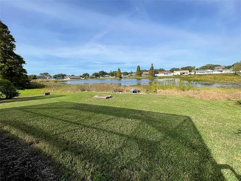 10456 Crestfield Dr — Photo 3