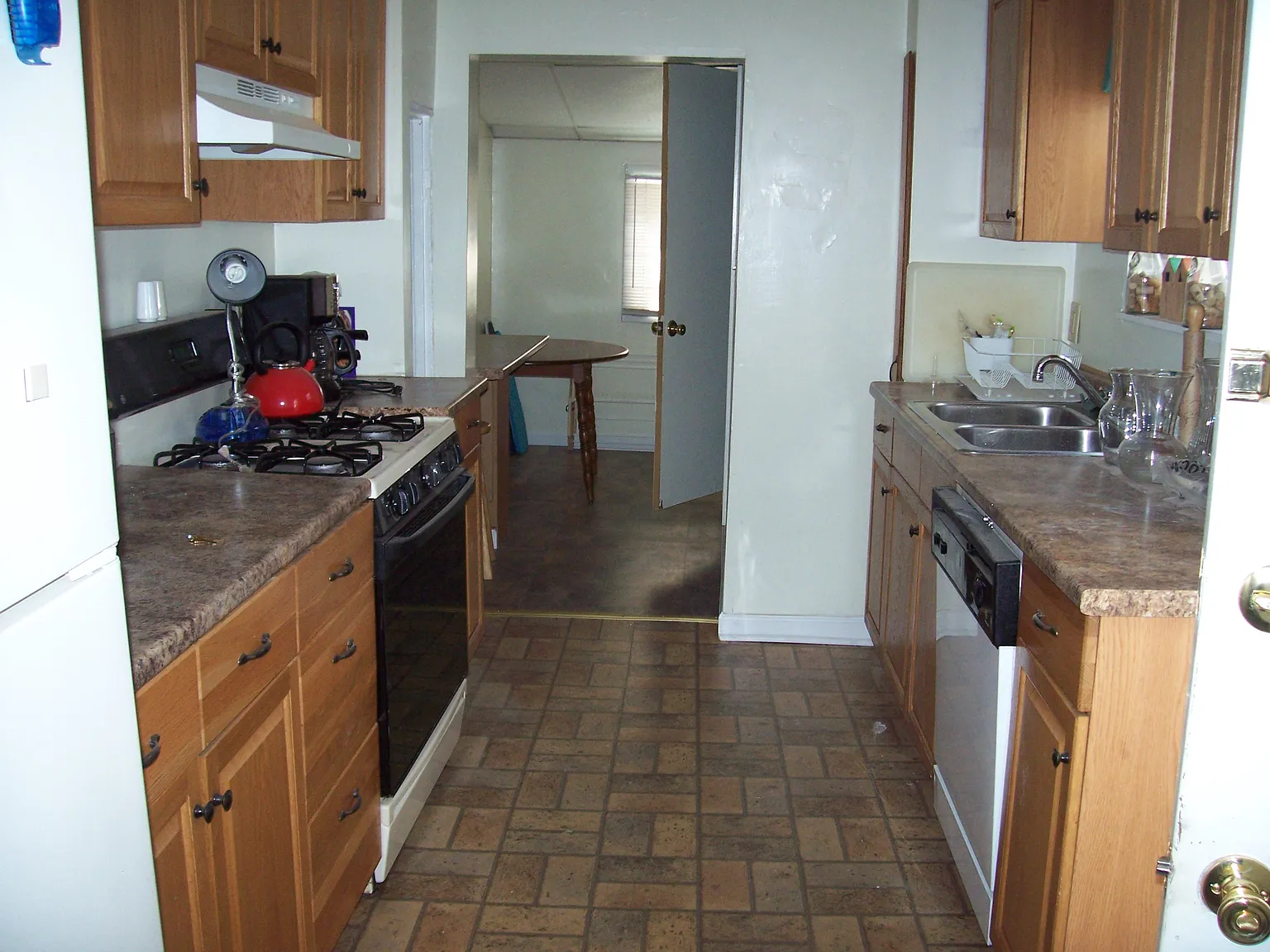 3 bed, 1.5 bath, 1250 sqft, $1,450 — Photo 1