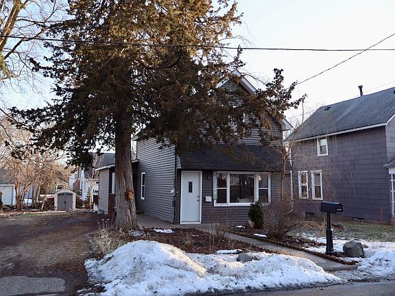 2nd image of 615 Rice St W