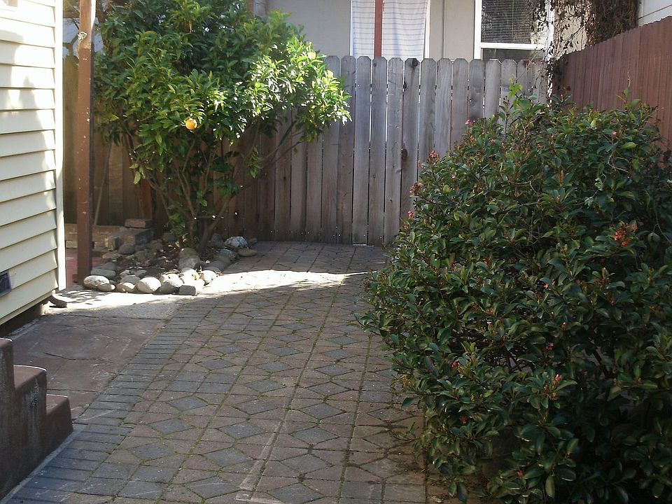 2nd image of 1118 Dartmouth St
