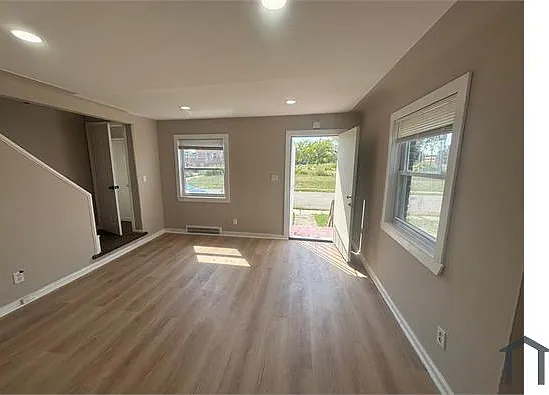 2 bed, 890 sqft, $1,100 — Photo 4