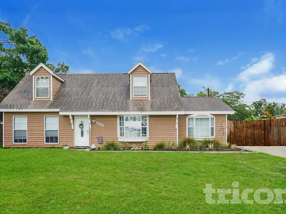 2543 Golden Poinciana Pl