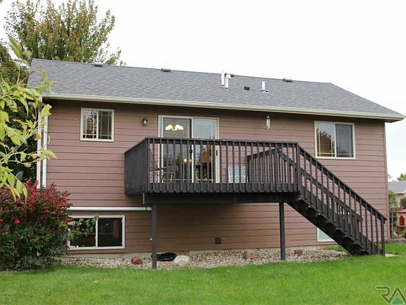 5th image of 404 Claudia Ave