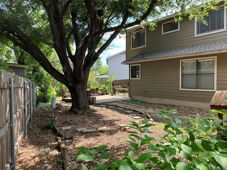 904 Cottonwood Cv — Photo 31