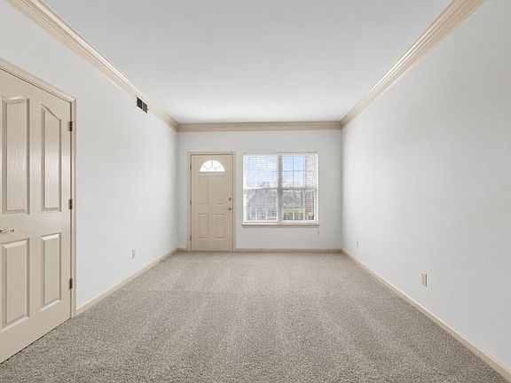 2nd image of 402 Blue Rose Ct