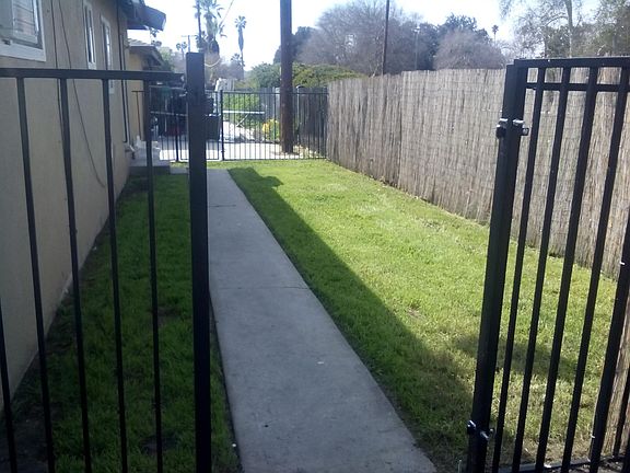 Fully Fenced Rear Yard.