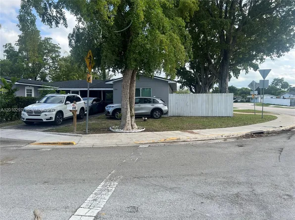 6742 SW 18th Ct, Pompano Beach, FL 33068