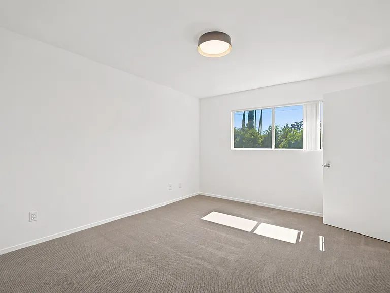 4111 Tujunga Ave #24 — Photo 6