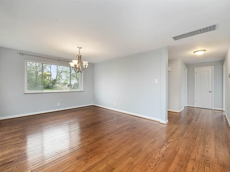 428 Kings Mills Rd — Photo 10