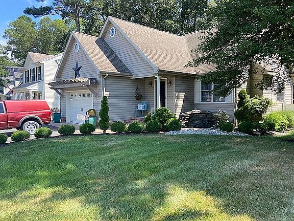 2nd image of 123 Emily Dr