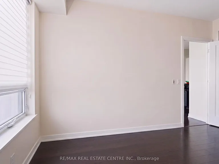 5 Sheppard Ave E #4122 — Photo 11