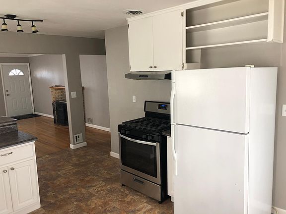 4th image of 3922 N Elgin St