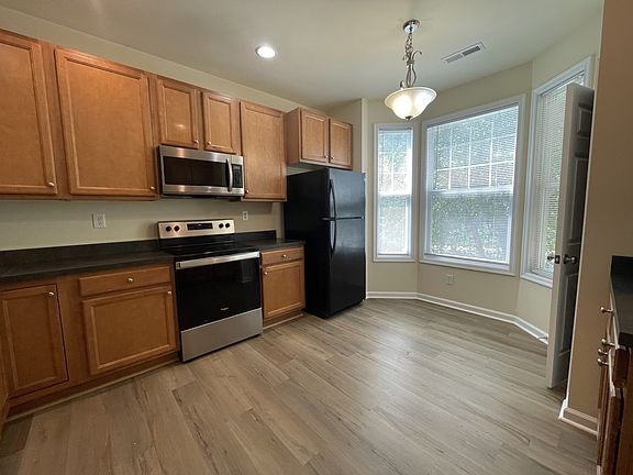 3rd image of 2446 N Berkshire Rd