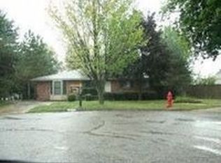 5129 Sparrowood Ct, Waterford, MI 48327