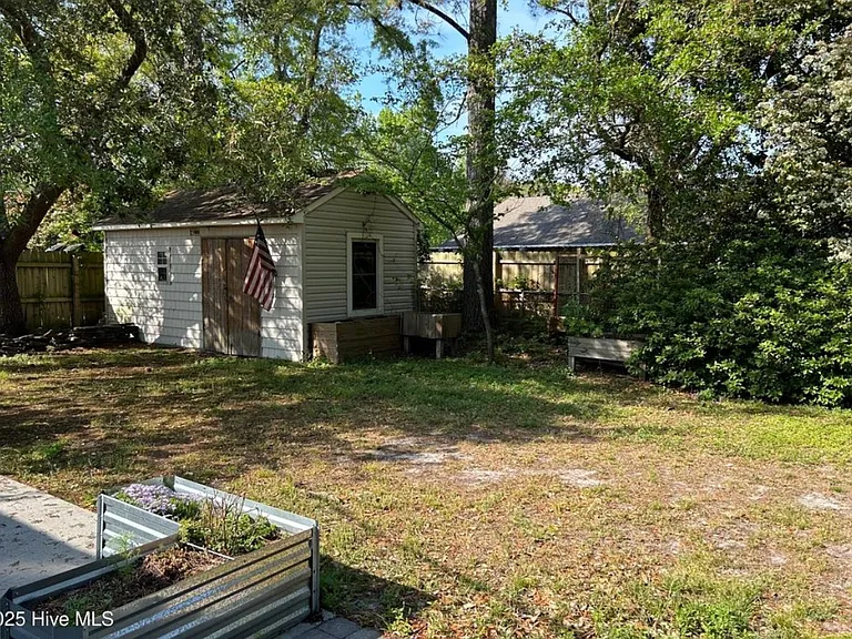 3414 Middle Sound Loop Rd — Photo 11