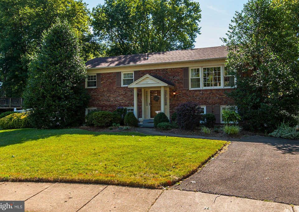 1st image of 7811 Kincardine Ct
