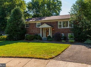 7811 Kincardine Ct, Alexandria, VA 22315