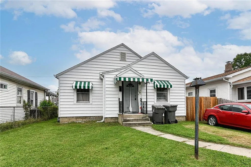 1731 Sharon Ave photo 1