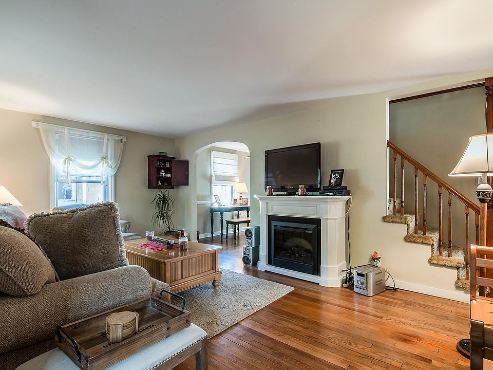 1st image of 7 Harriman Ave