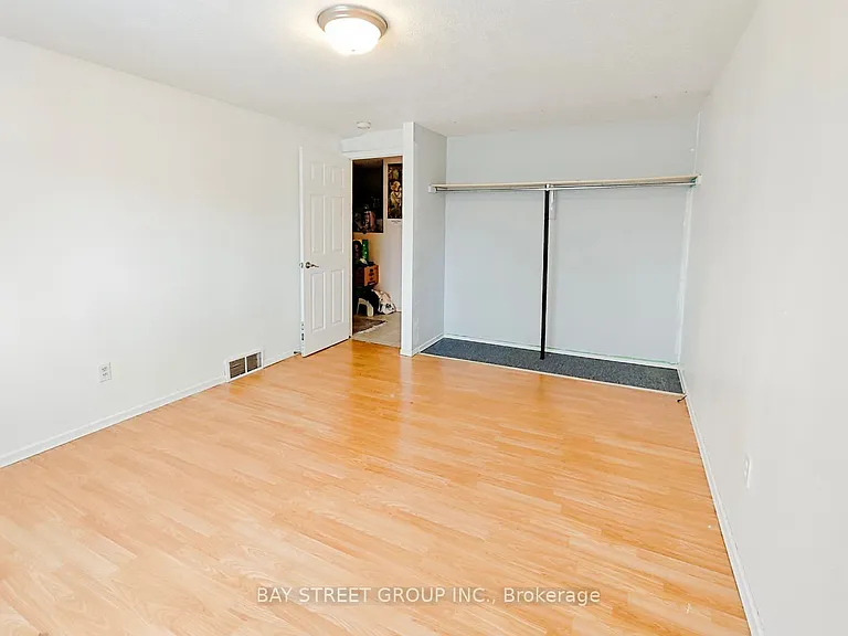 38 Noecker St #UPPER FLOOR — Photo 6