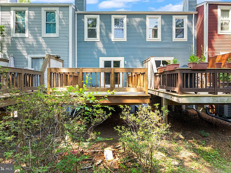 11243 Silentwood Ln — Photo 26