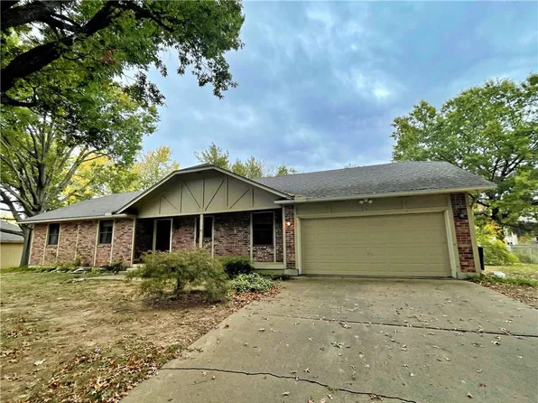 1805 Cambridge Ln, Pittsburg, KS 66762
