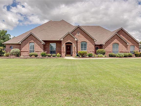 2nd image of 1048 Van Zandt Ct