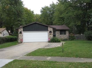 548 Carol Ln, Elyria, OH 44035