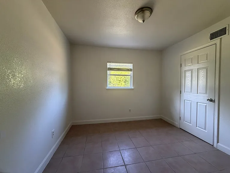 626 Edgedale Dr — Photo 27