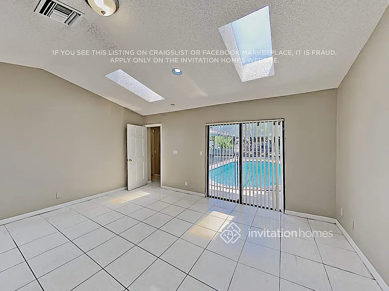 501 NW 107th Ter — Photo 13
